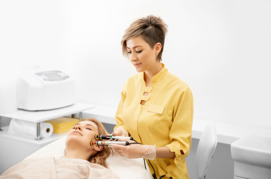 Galvanic Lifting Facial